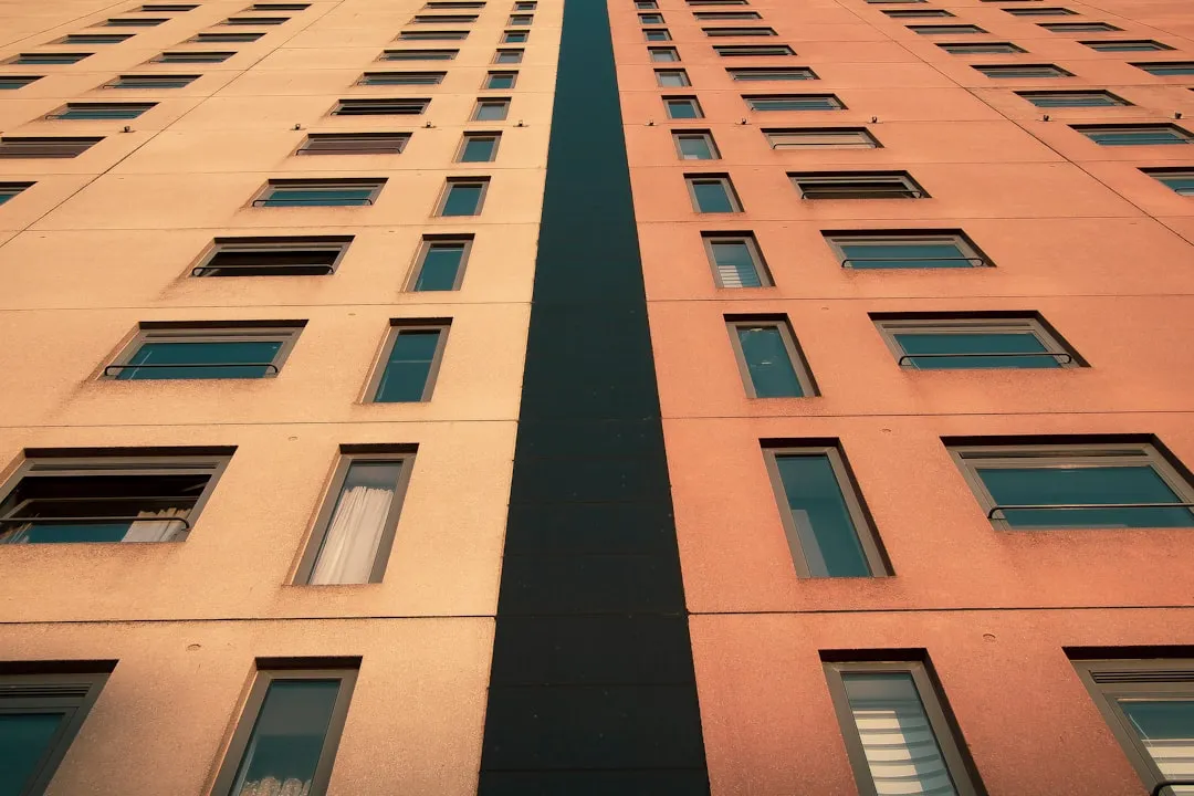 企业宣传片拍摄中的光影运用技巧与画面质感提升方法